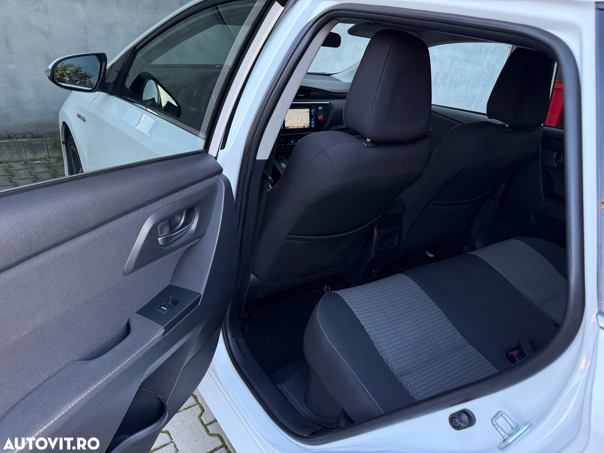 Toyota Auris 1.8 VVT-i Hybrid Automatik Comfort - 26