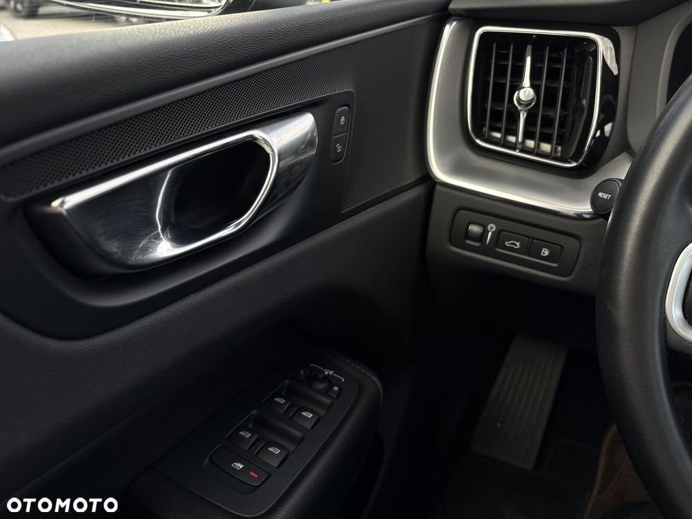 Volvo XC 60 - 12