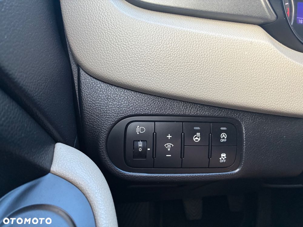Kia Carens 1.6 GDI Attract - 16