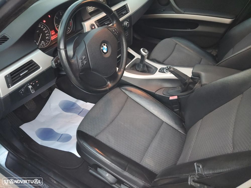 BMW 320 d Navigation - 11