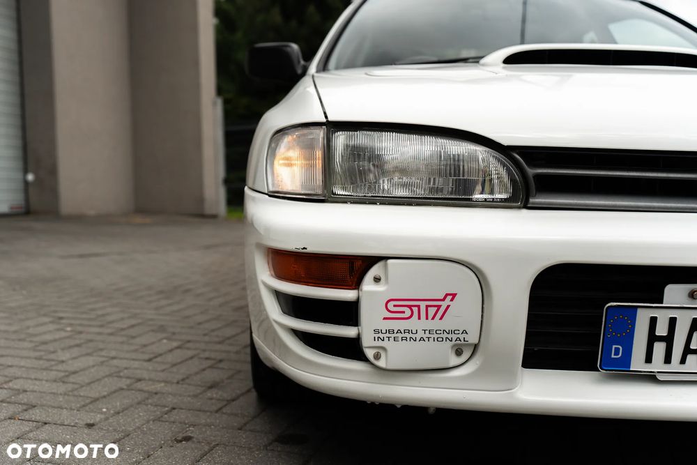 Subaru Impreza 2.0 GT - 13