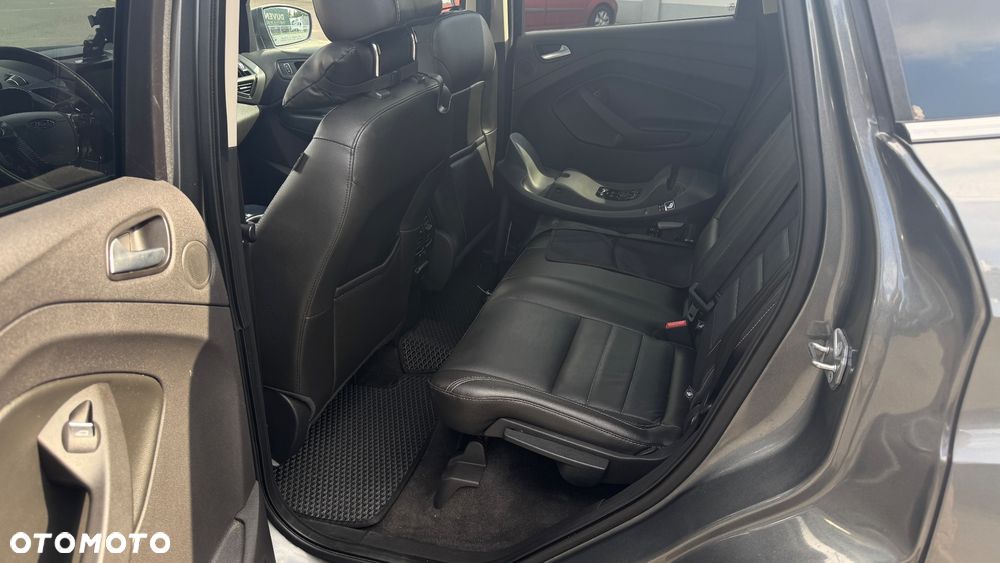 Ford Escape 2.0 EcoBoost AWD Titanium - 28