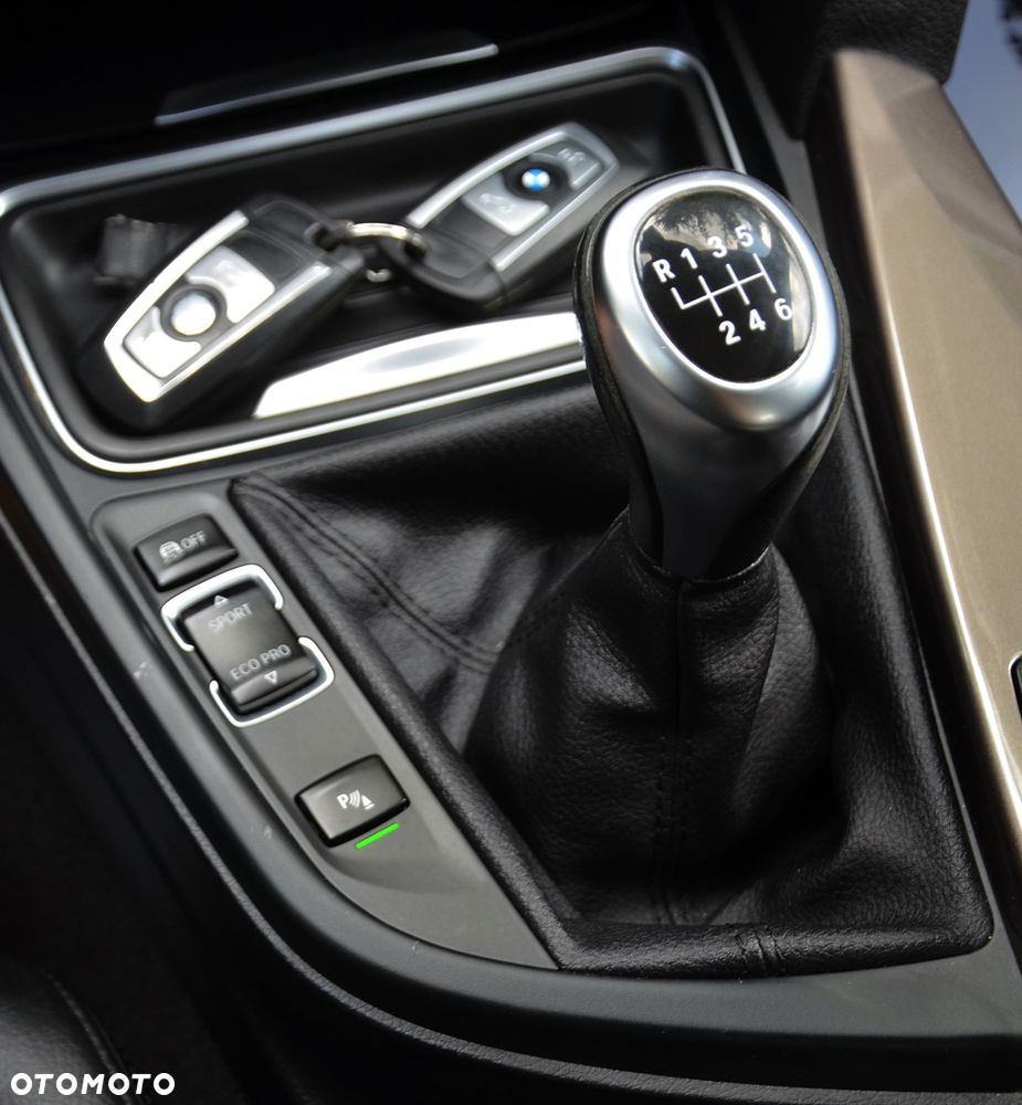 BMW Seria 3 318d Blue Performance Modern Line - 18