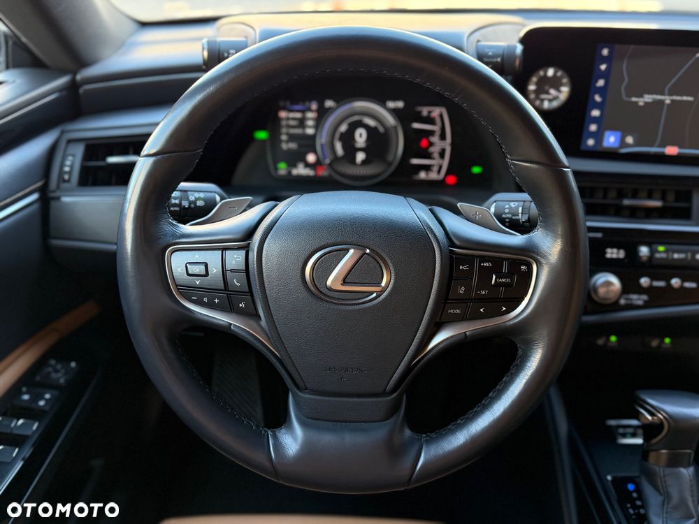 Lexus ES 300h Business Edition - 21
