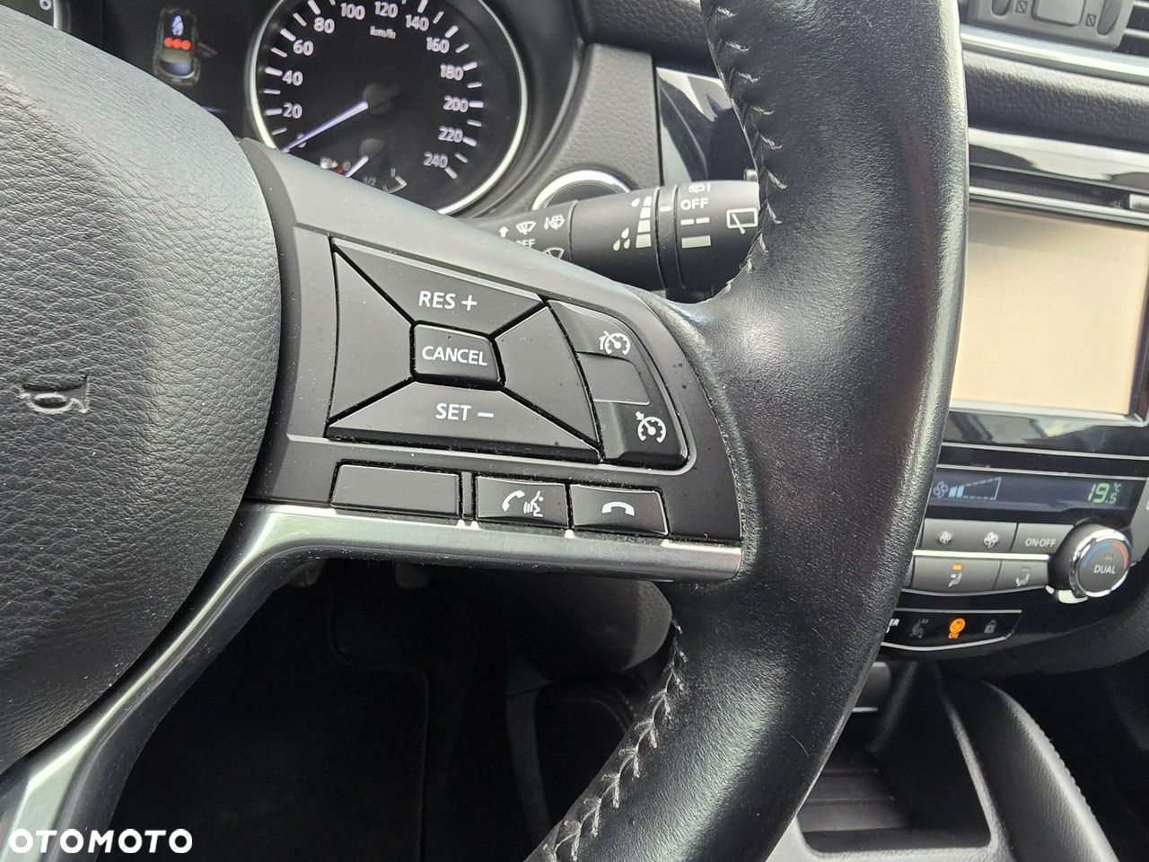 Nissan Qashqai 1.2 DIG-T N-Connecta Xtronic EU6 - 16
