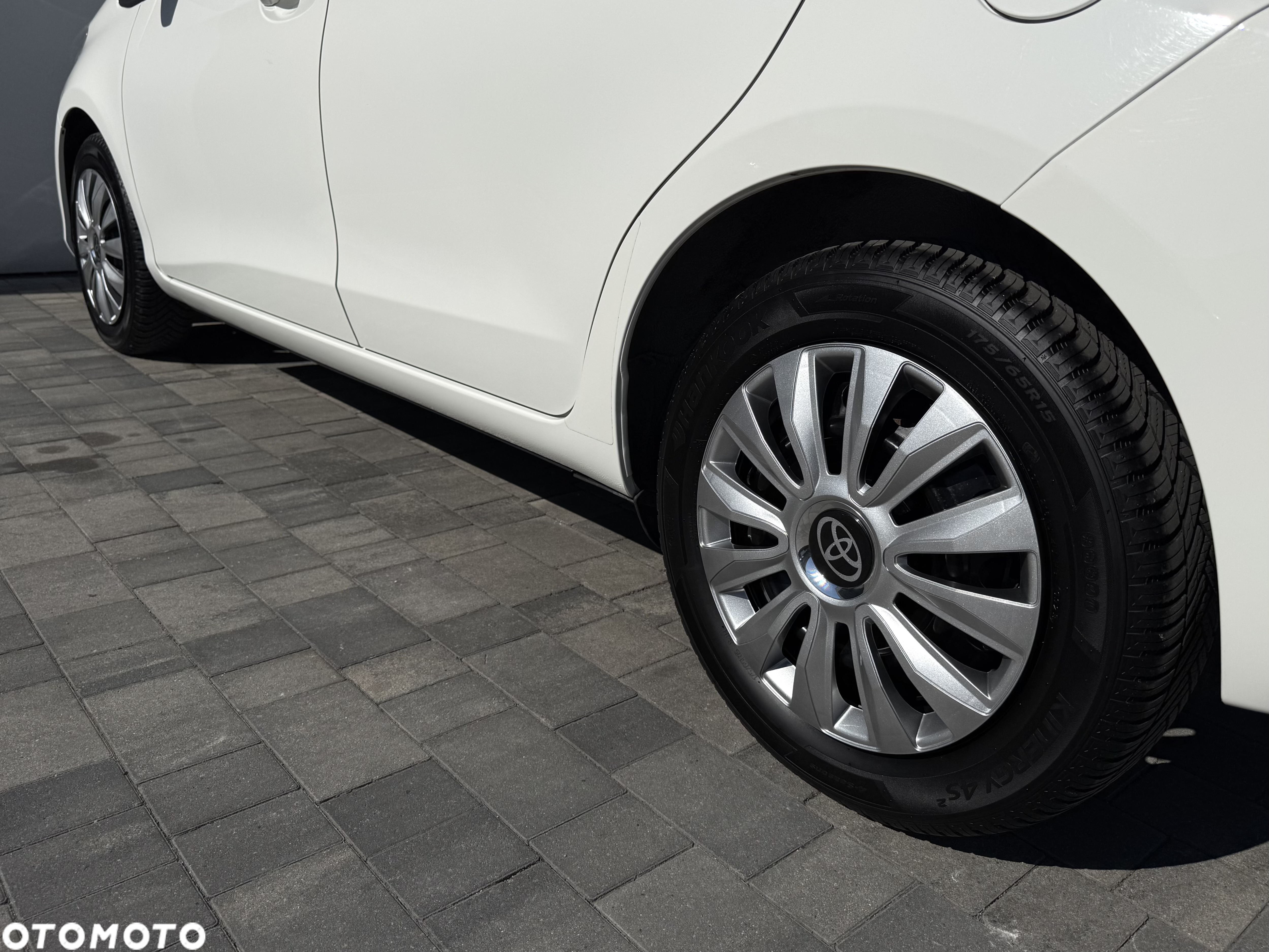 Toyota Yaris 1.0 VVT-i Cool - 35