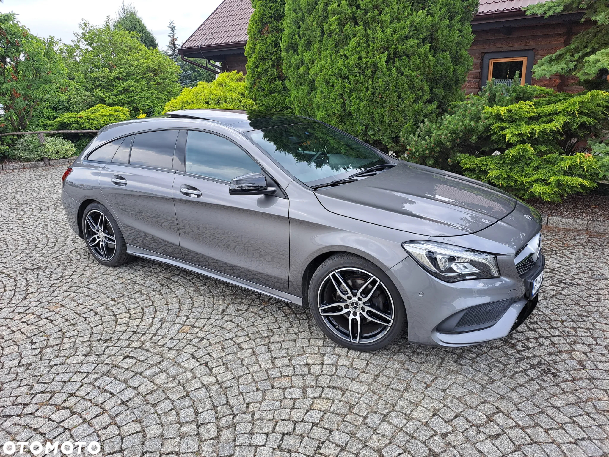 Mercedes-Benz CLA Shooting Brake 200 7G-DCT AMG Line - 2