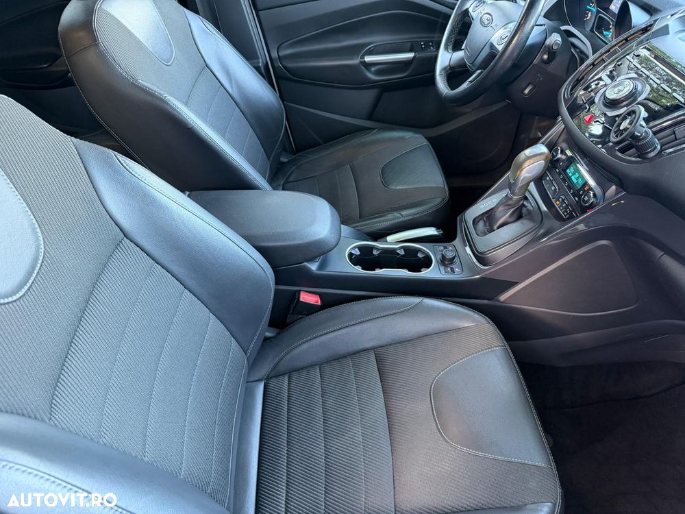 Ford Kuga 2.0 TDCi 4WD Powershift ST-Line - 18