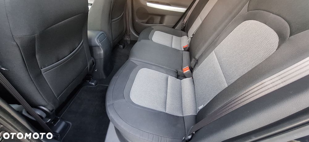 Kia Ceed 1.6 GDI Dream Team Edition - 23