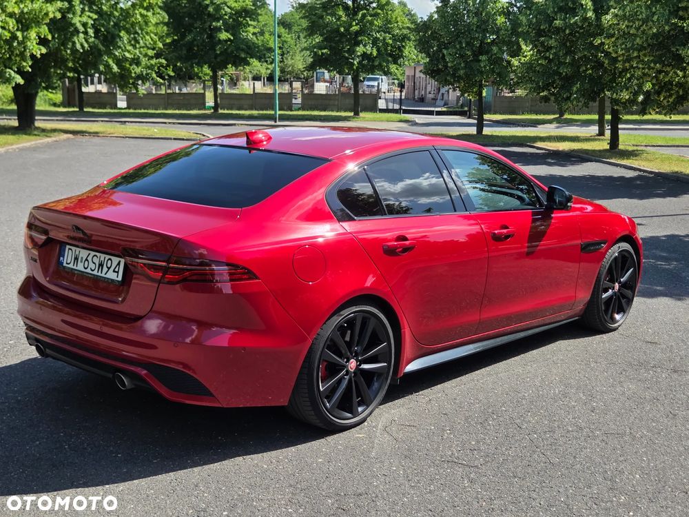 Jaguar XE 2.0 P250 R-Dynamic Black - 15