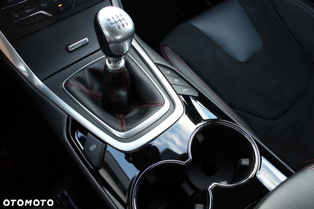 Ford S-Max - 22