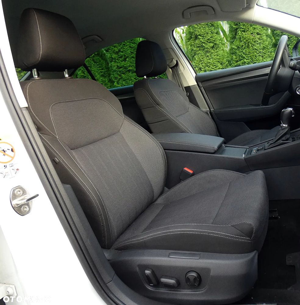 Skoda Superb 2.0 TDI SCR Style DSG - 34