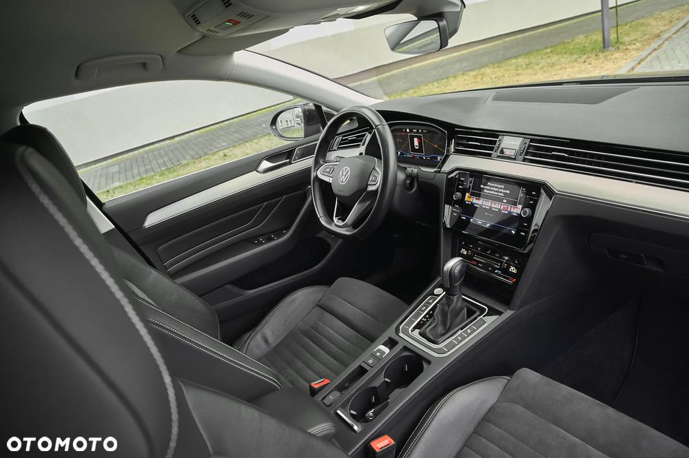 Volkswagen Passat Variant 2.0 TDI EVO Elegance DSG - 28