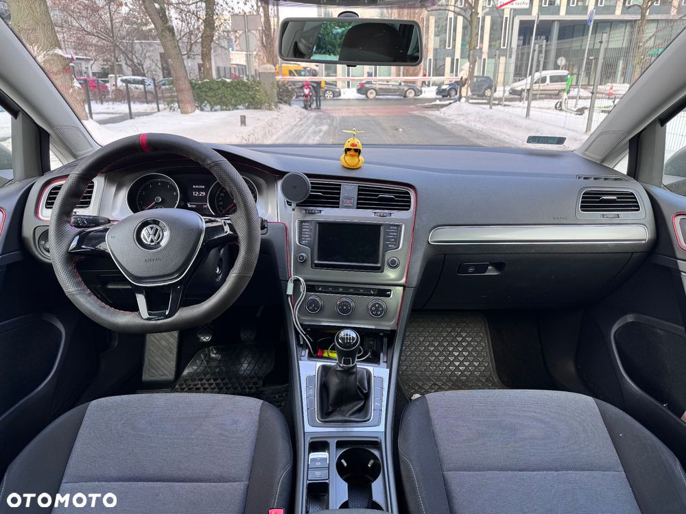Volkswagen Golf - 8