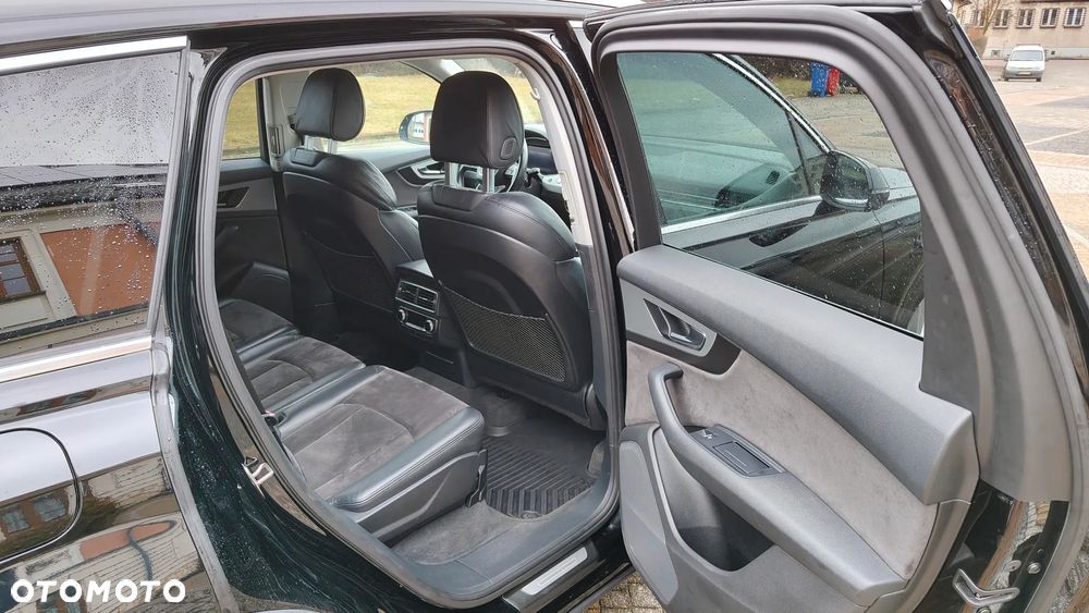 Audi Q7 - 10