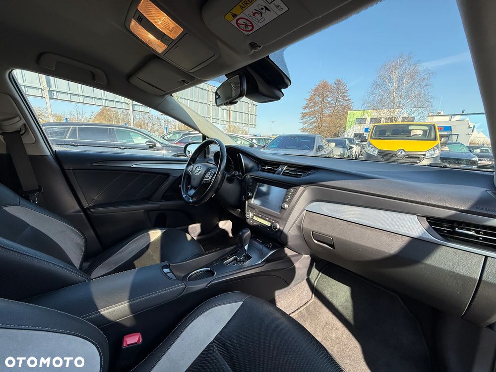 Toyota Avensis 1.8 Prestige MS - 9