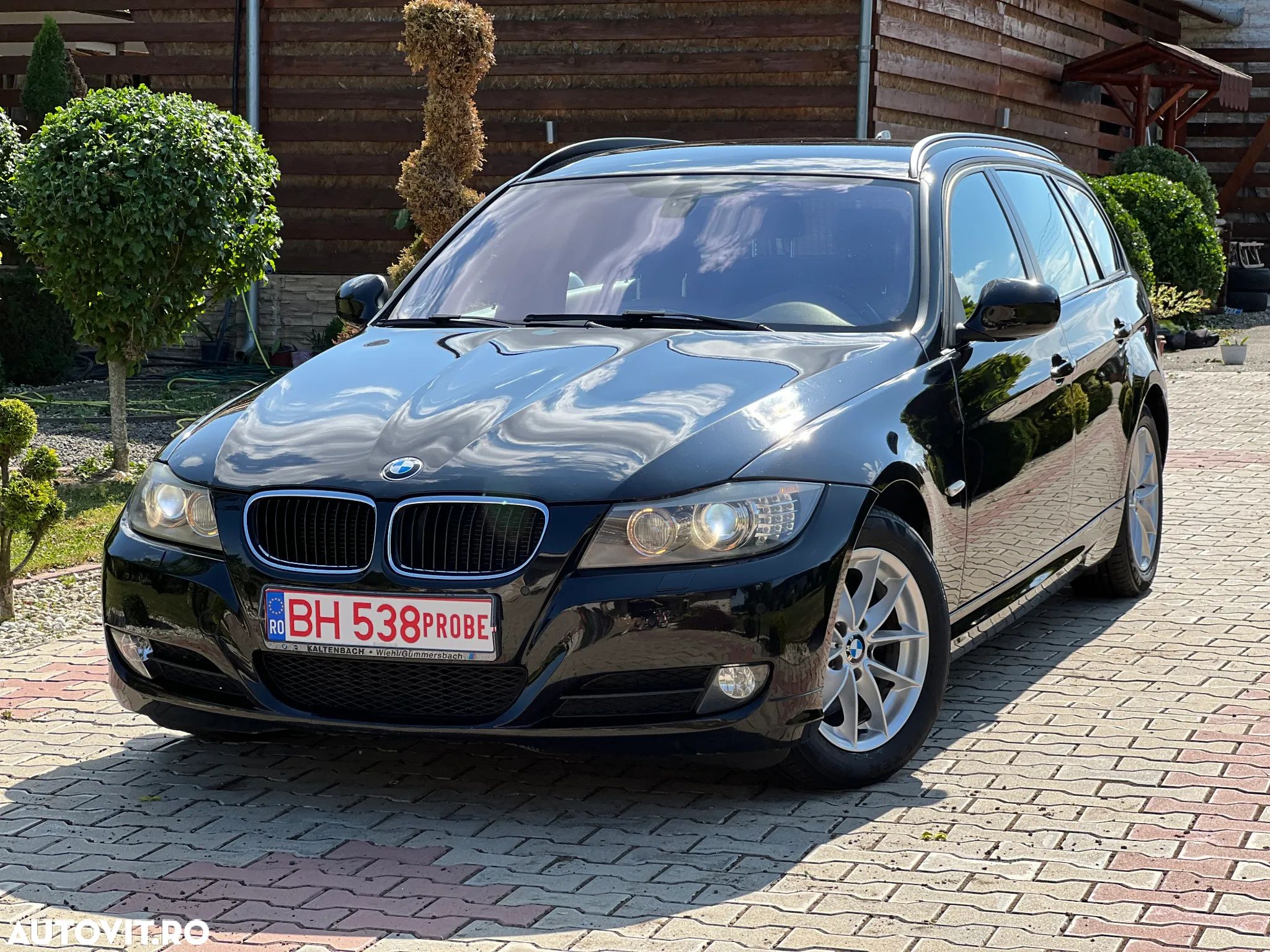 BMW Seria 3 318d DPF Touring - 1