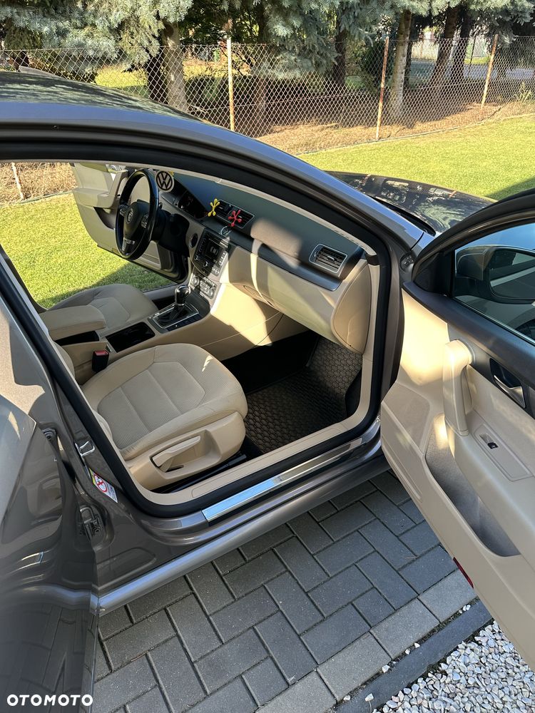 Volkswagen Passat - 8