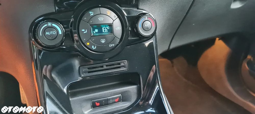 Ford Fiesta 1.0 EcoBoost Start-Stop ST-LINE - 14