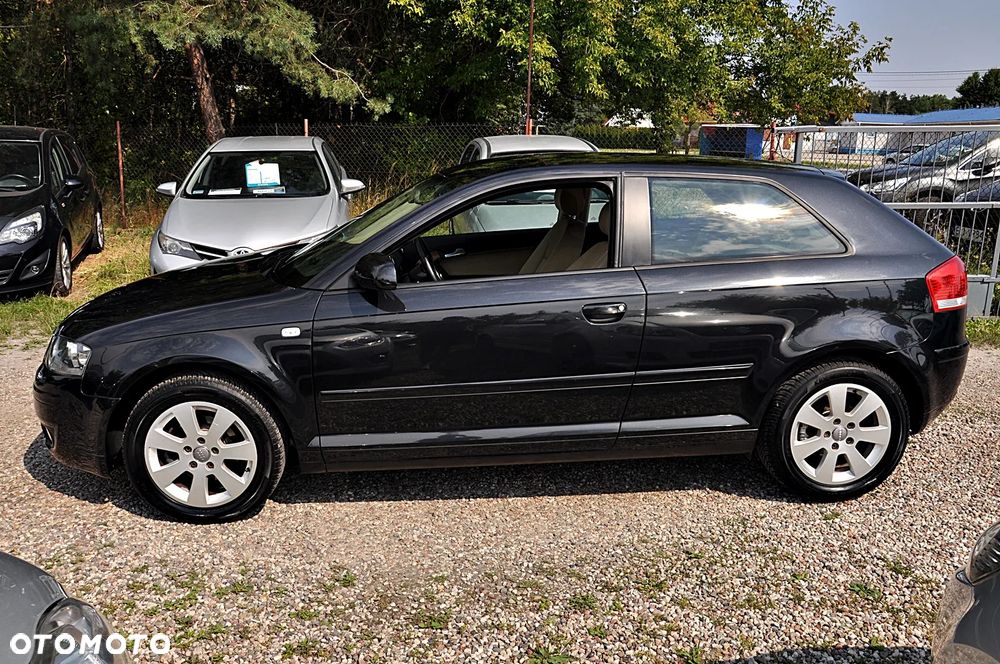 Audi A3 3-drzwiowe 1.6 Attraction - 9