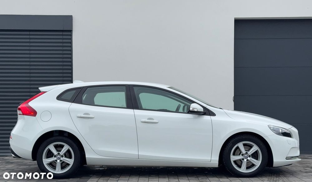 Volvo V40 T2 You - 3