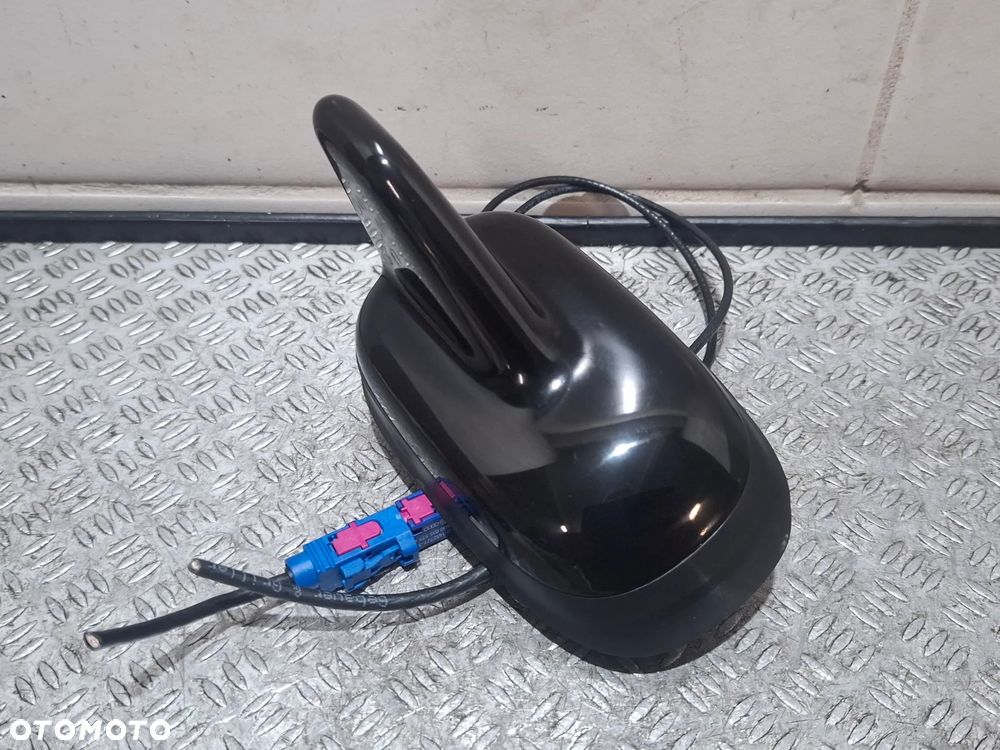 Antena dachowa GPS Volkswagen Passat CC 2009 rok nr 3C0035507F - 3