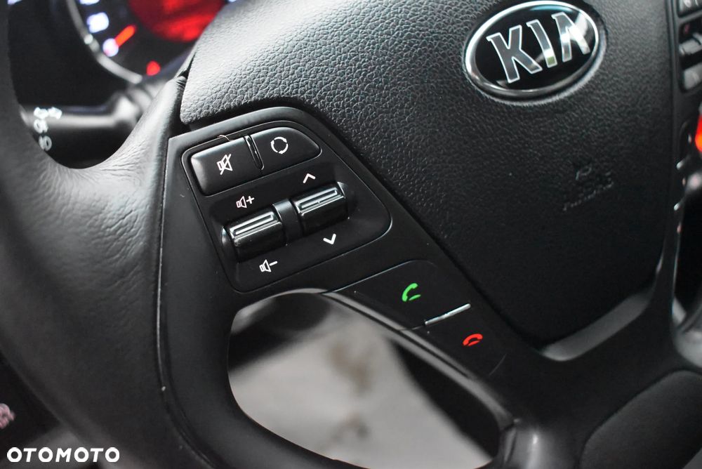 Kia Ceed 1.4 CVVT Dream-Team Edition - 24