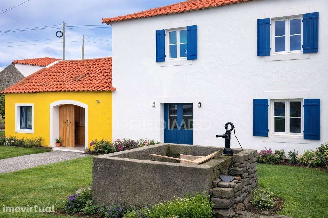 Moradia e Palheiro para Recuperação na P. Pargo junto ao campo de g... - Grande imagem: 2/16