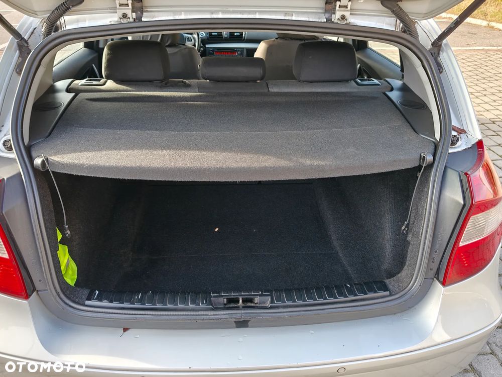 BMW Seria 1 116i - 28