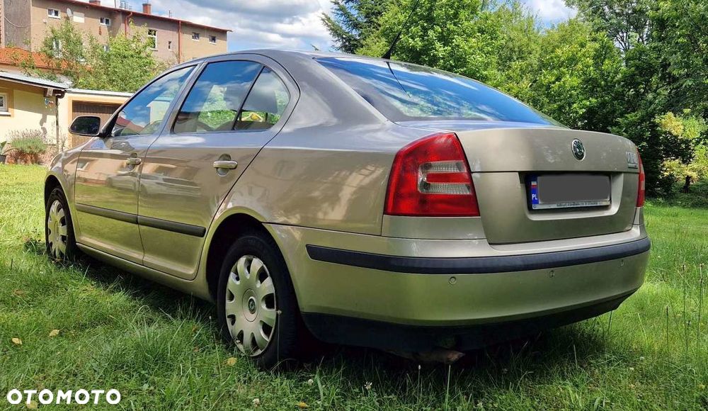Skoda Octavia 1.6 Ambiente - 5