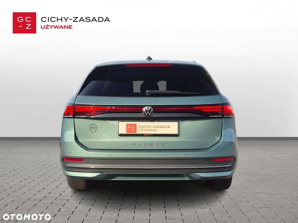 Volkswagen Passat - 4