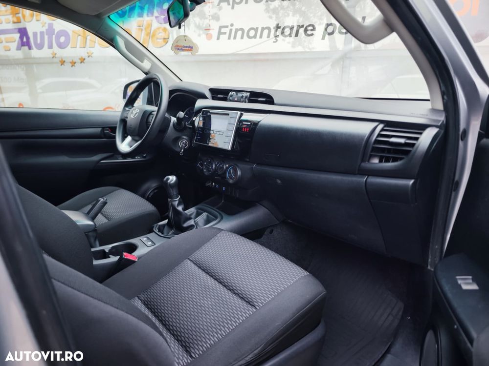 Toyota Hilux 2.4D 150CP 4x4 Double Cab 6MT Style - 10