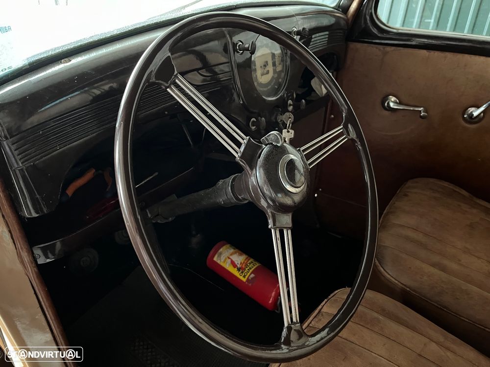 Ford Anglia - 5