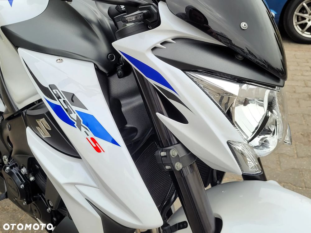 Suzuki GSX - 8