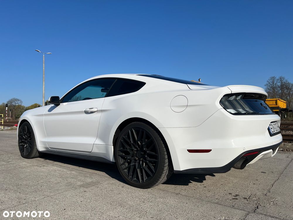 Ford Mustang 2.3 EcoBoost - 9