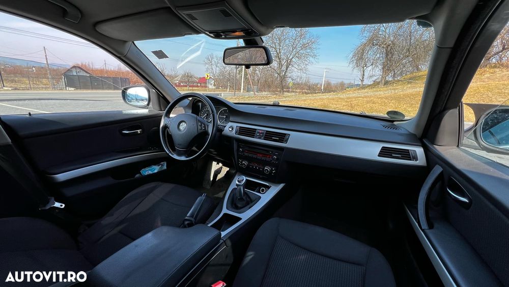 BMW Seria 3 318d - 17