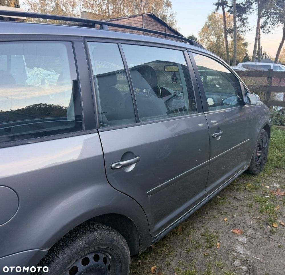 Volkswagen Touran 2007 photo 3