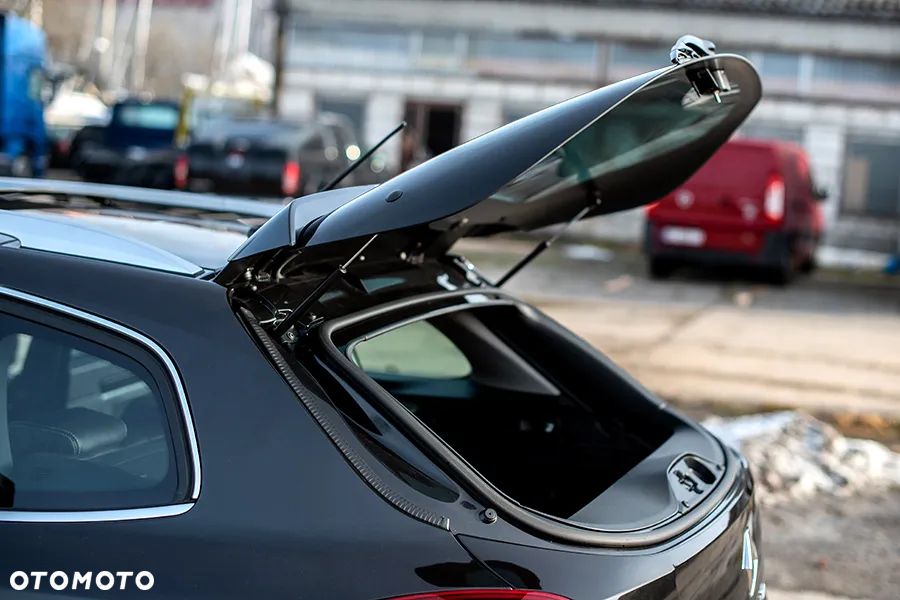 Renault Laguna dCi 175 FAP Initiale - 12