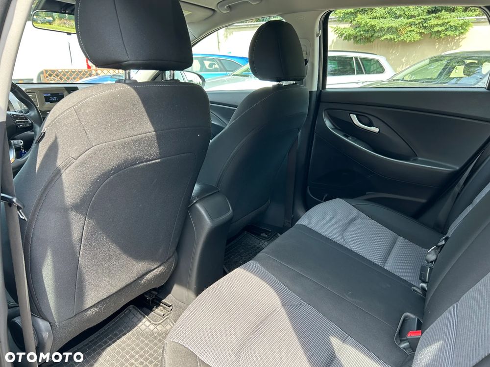 Hyundai i30 1.5 DPI Classic + - 11