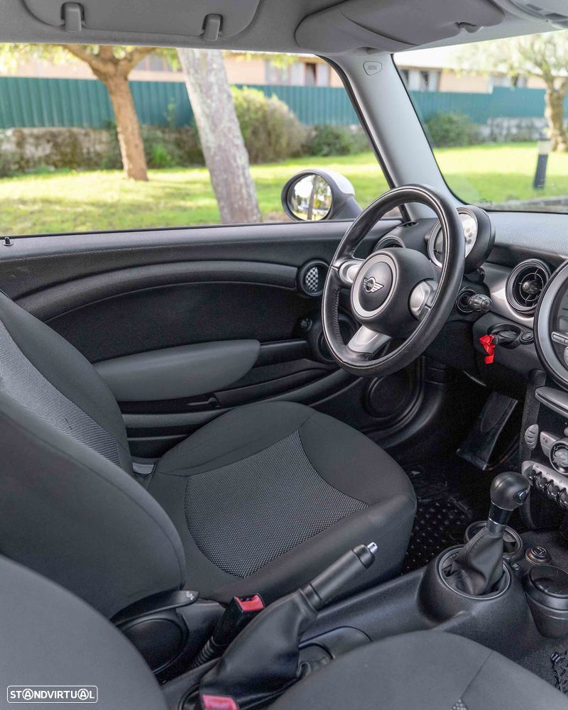 MINI 3 Portas One Aut. Brick Lane - 21