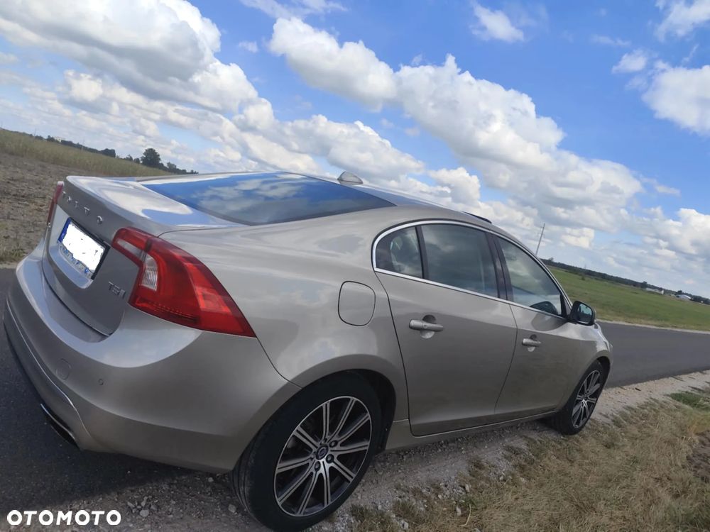 Volvo S60 - 1