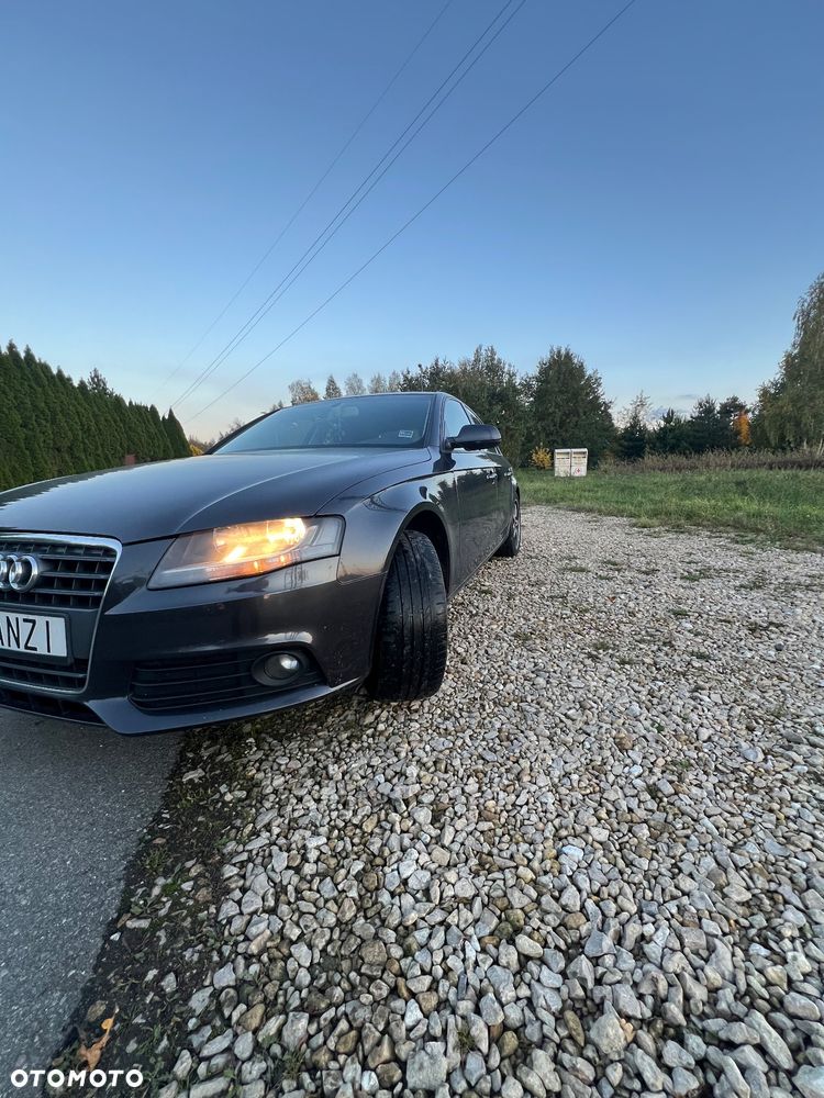 Audi A4 Limousine - 11