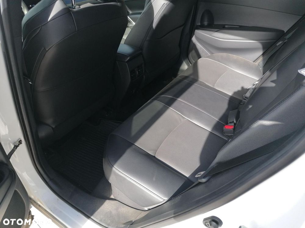 Toyota Corolla Cross 2.0 Hybrid Executive - 12