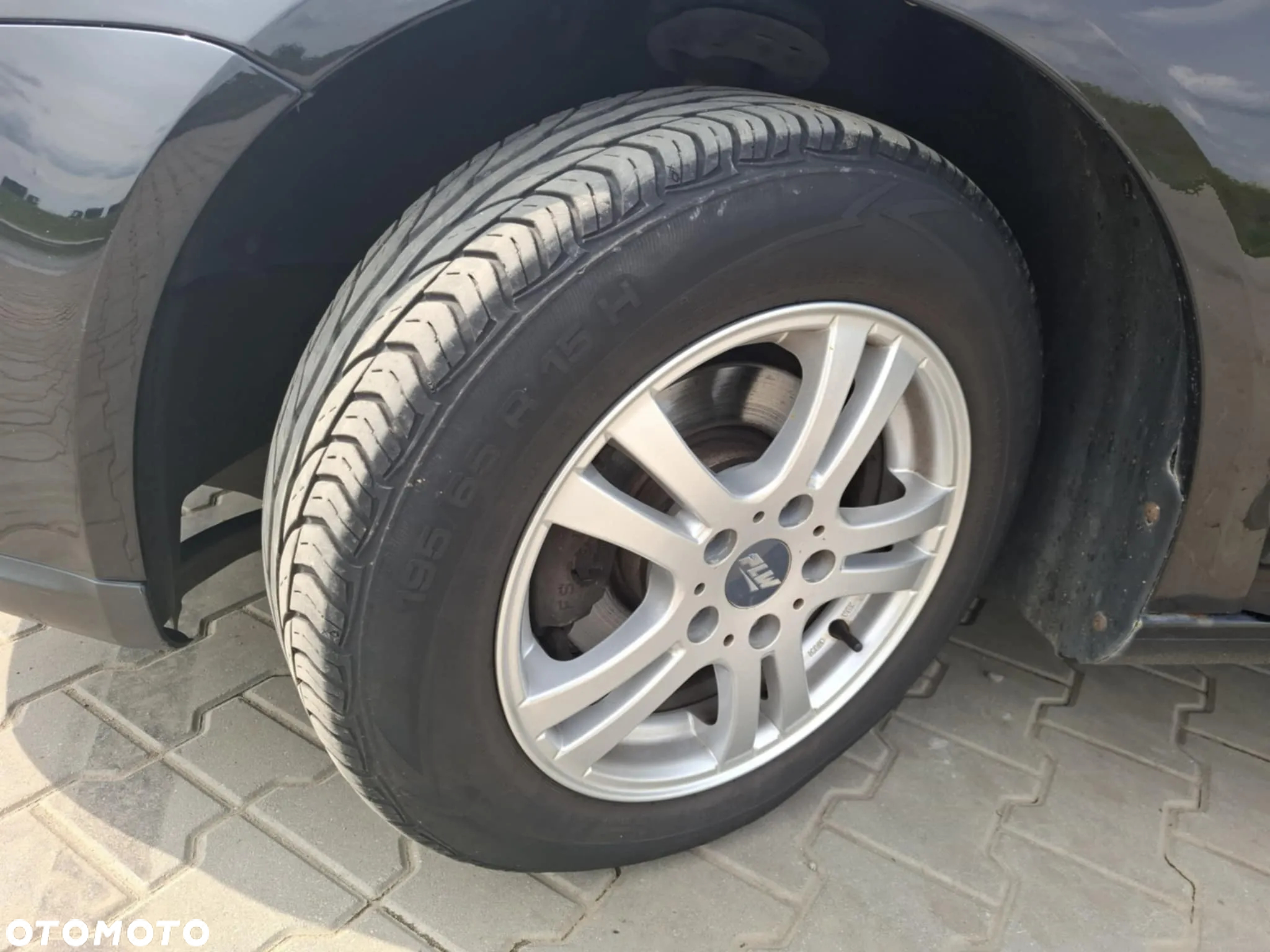 Volkswagen Jetta 1.6 Trendline - 13