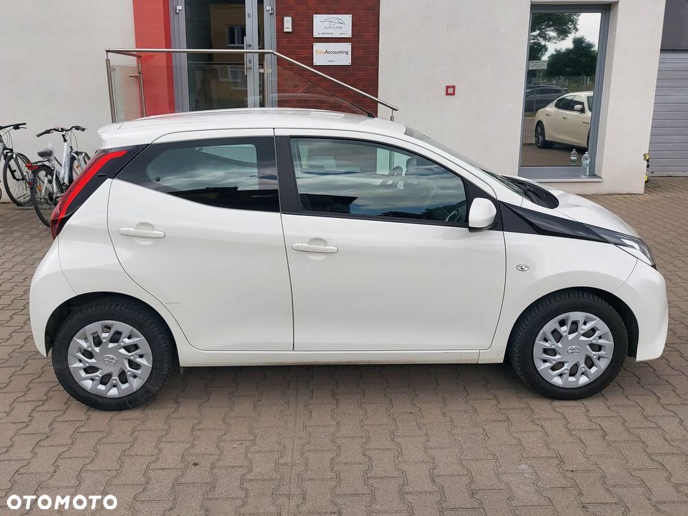 Toyota Aygo x-play - 6