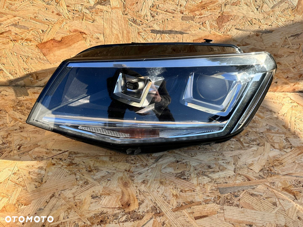 Volkswagen Caddy Bi Xenon Led lewa lampa 2K1.941.031B