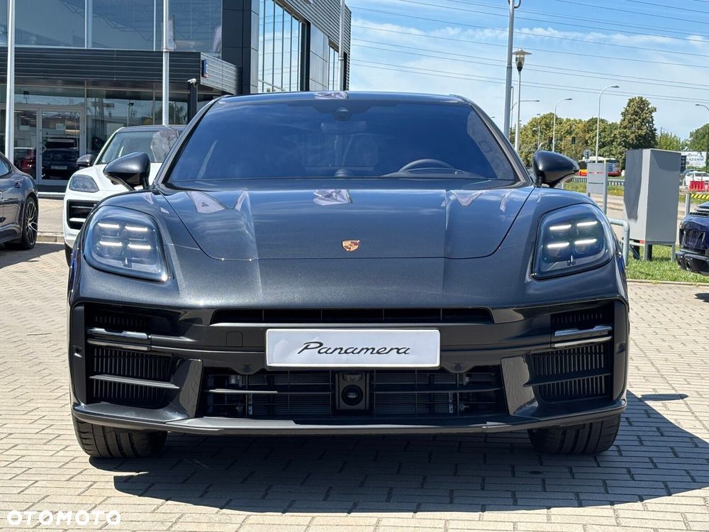 Porsche Panamera - 4