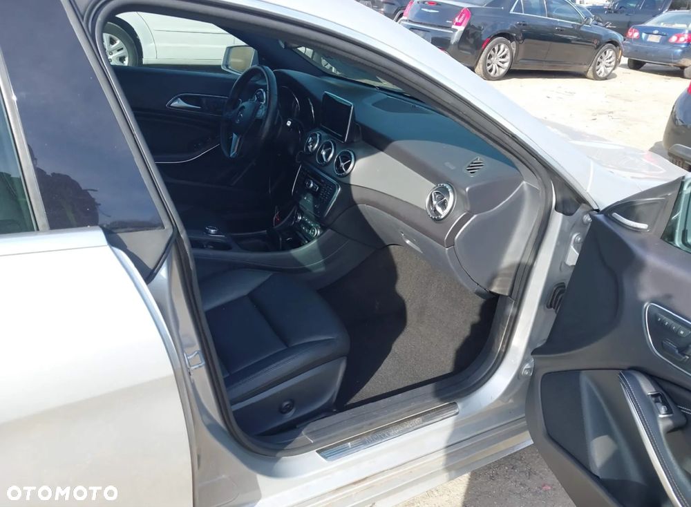 Mercedes-Benz CLA 250 4-Matic - 9