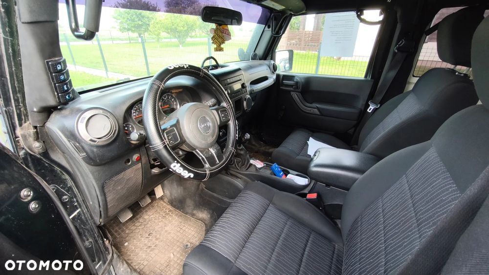 Jeep Wrangler - 10