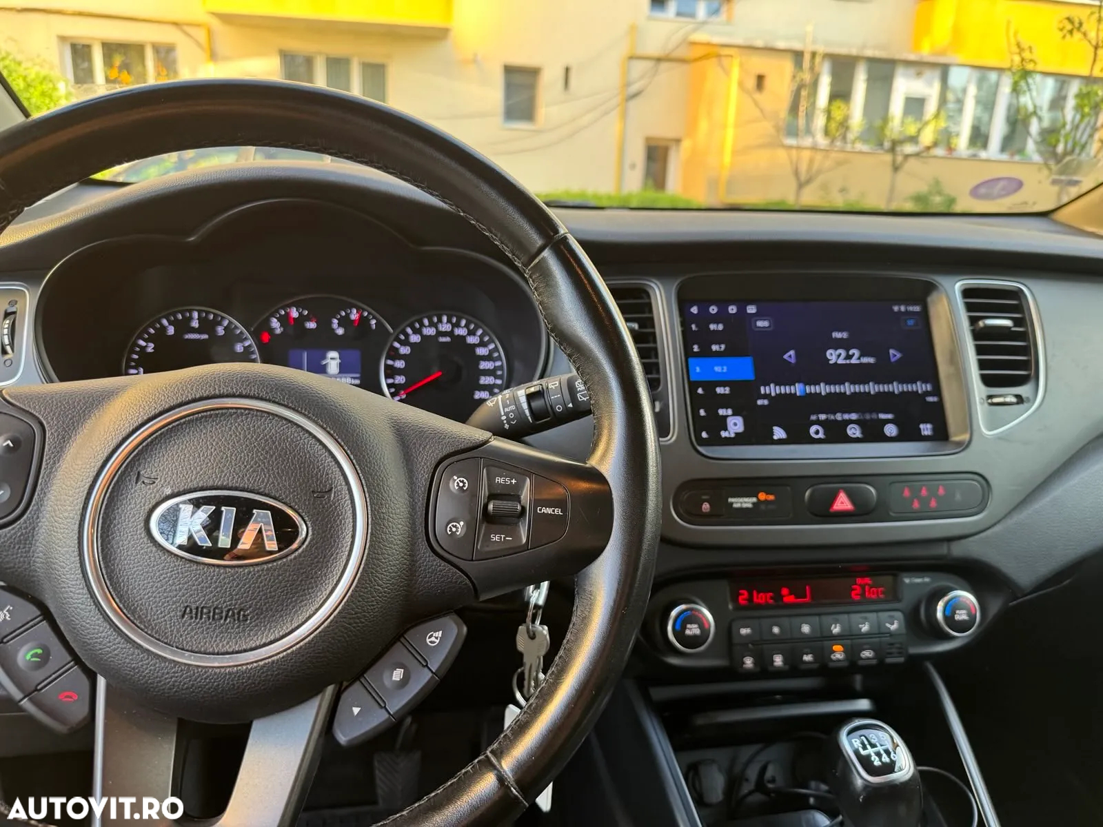 Kia Carens 1.6 GDI FAMILY - 12